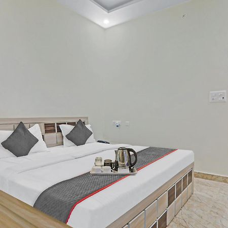 Townhouse P.S.Palace Near Amausi Metro Station Lucknow Exterior photo